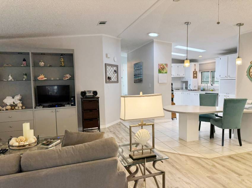110 Jacaranda Terrace a Parrish, FL Mobile or Manufactured Home for Sale